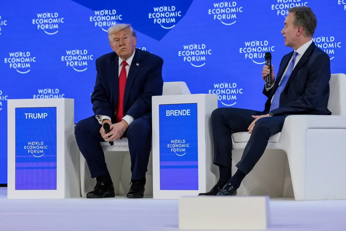 Ong Trump bien Davos thanh 'san nha' hinh anh