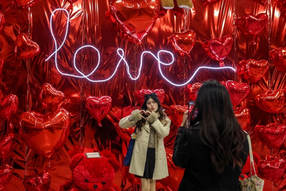 Valetine 2026: Chan quet app, gioi tre Dong A len chua tim duyen hinh anh