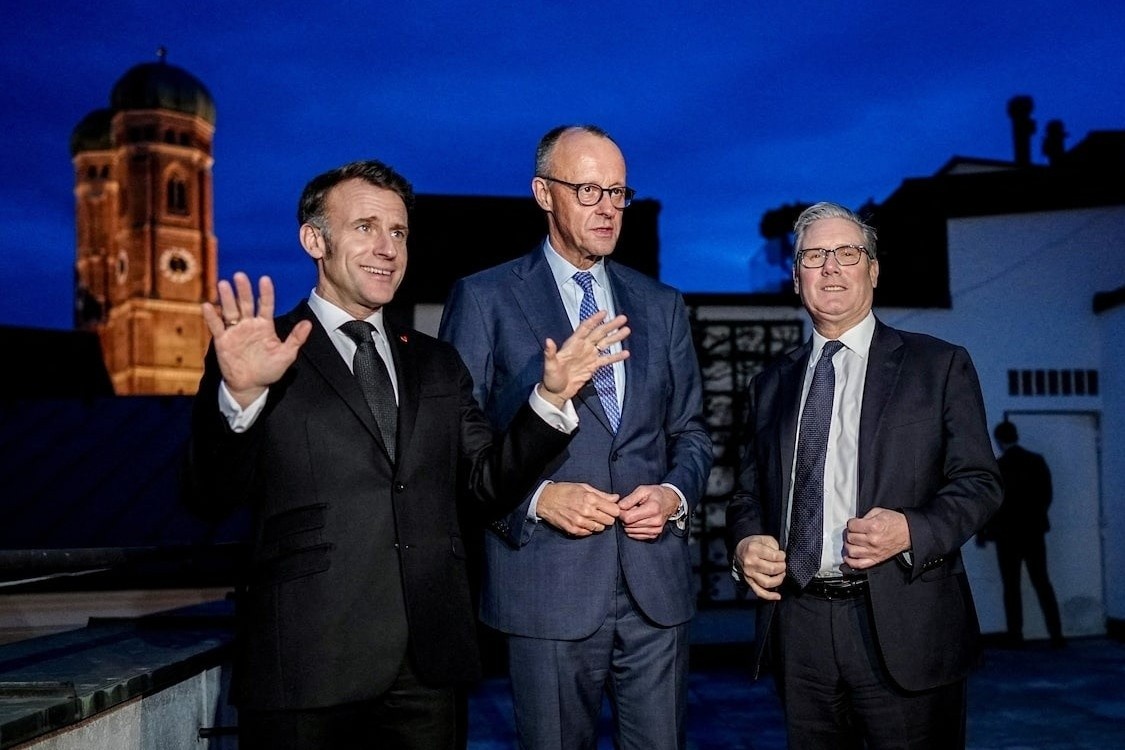 My va EU lai dau khau hinh anh