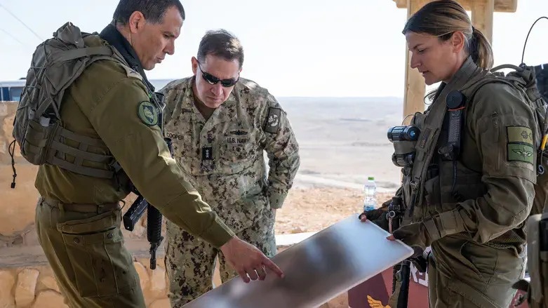 Tuong My dieu hanh chien dich Iran duoi suc ep kep hinh anh