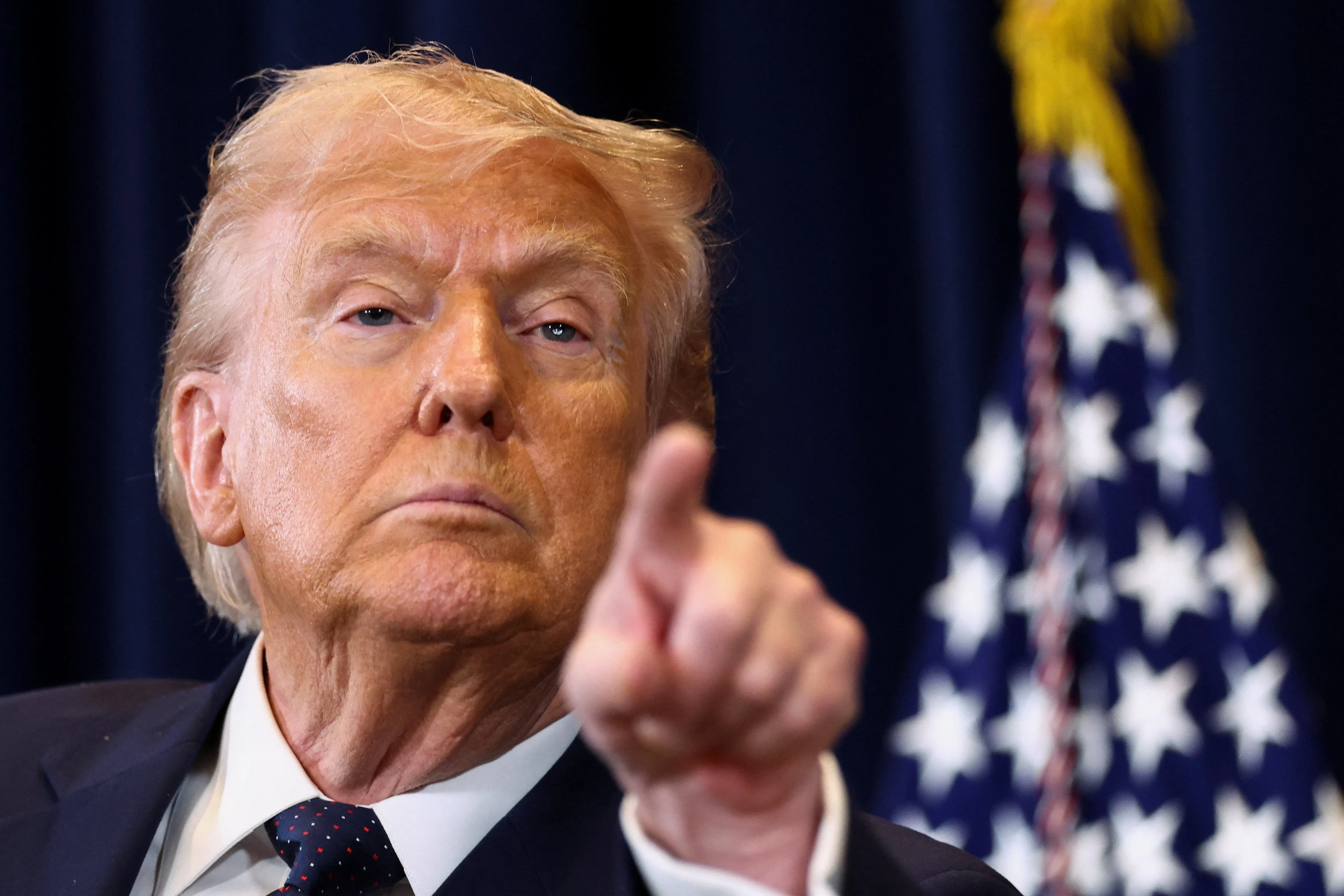 Vi sao tuyen bo chien thang, ong Trump van doi dong minh toi Hormuz? hinh anh