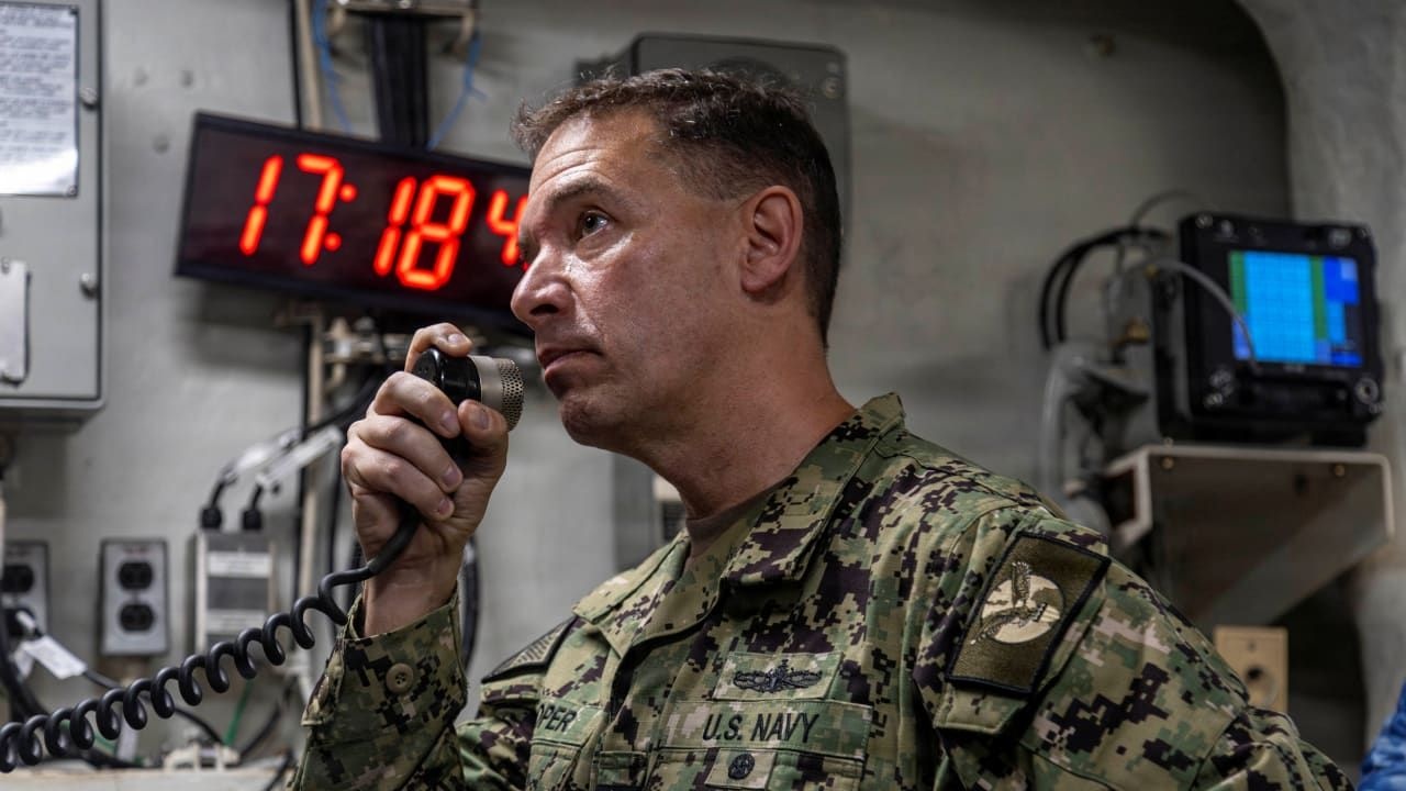 Nguoi cam lai chien dich Iran cua My hinh anh