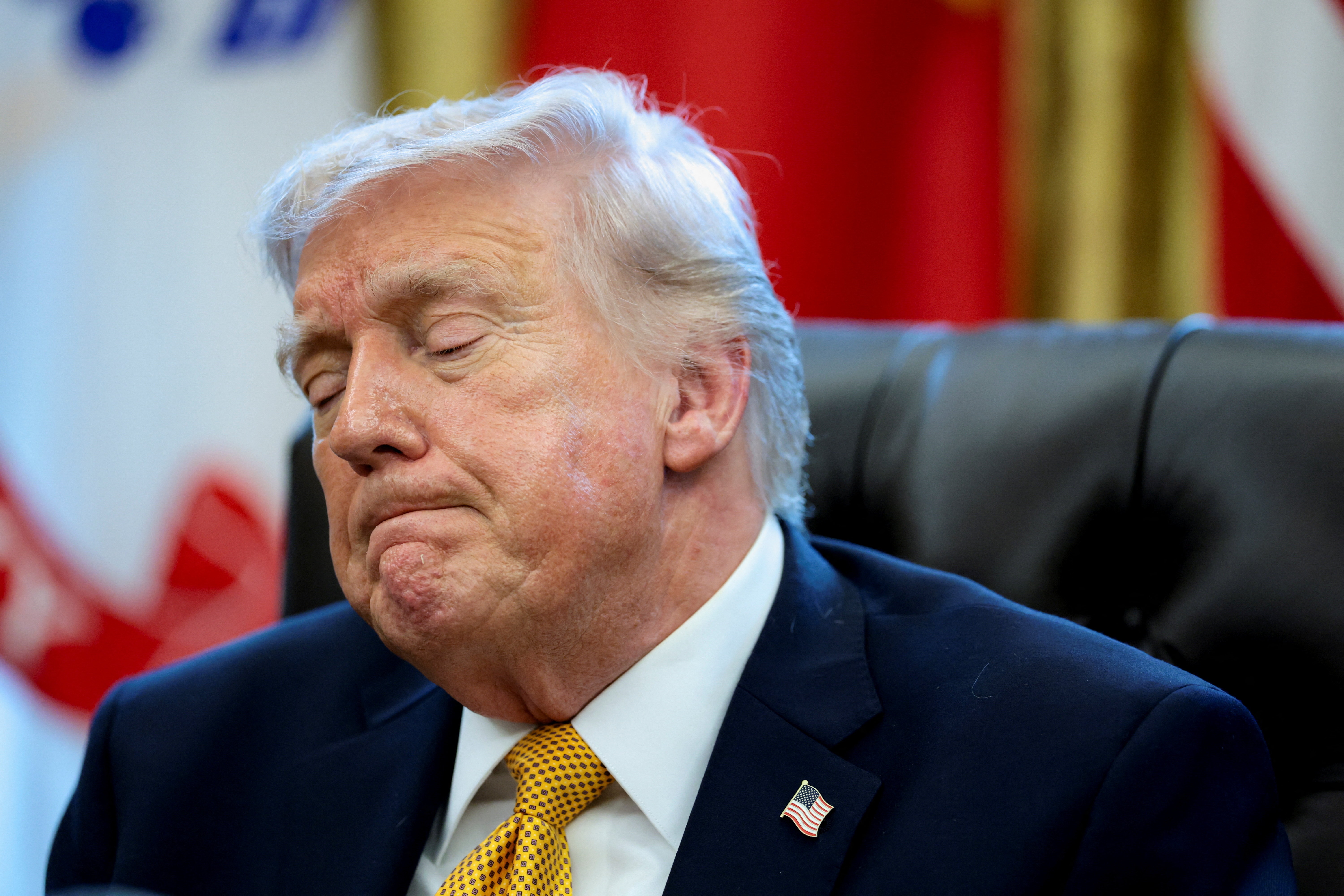 Ong Trump co don hinh anh