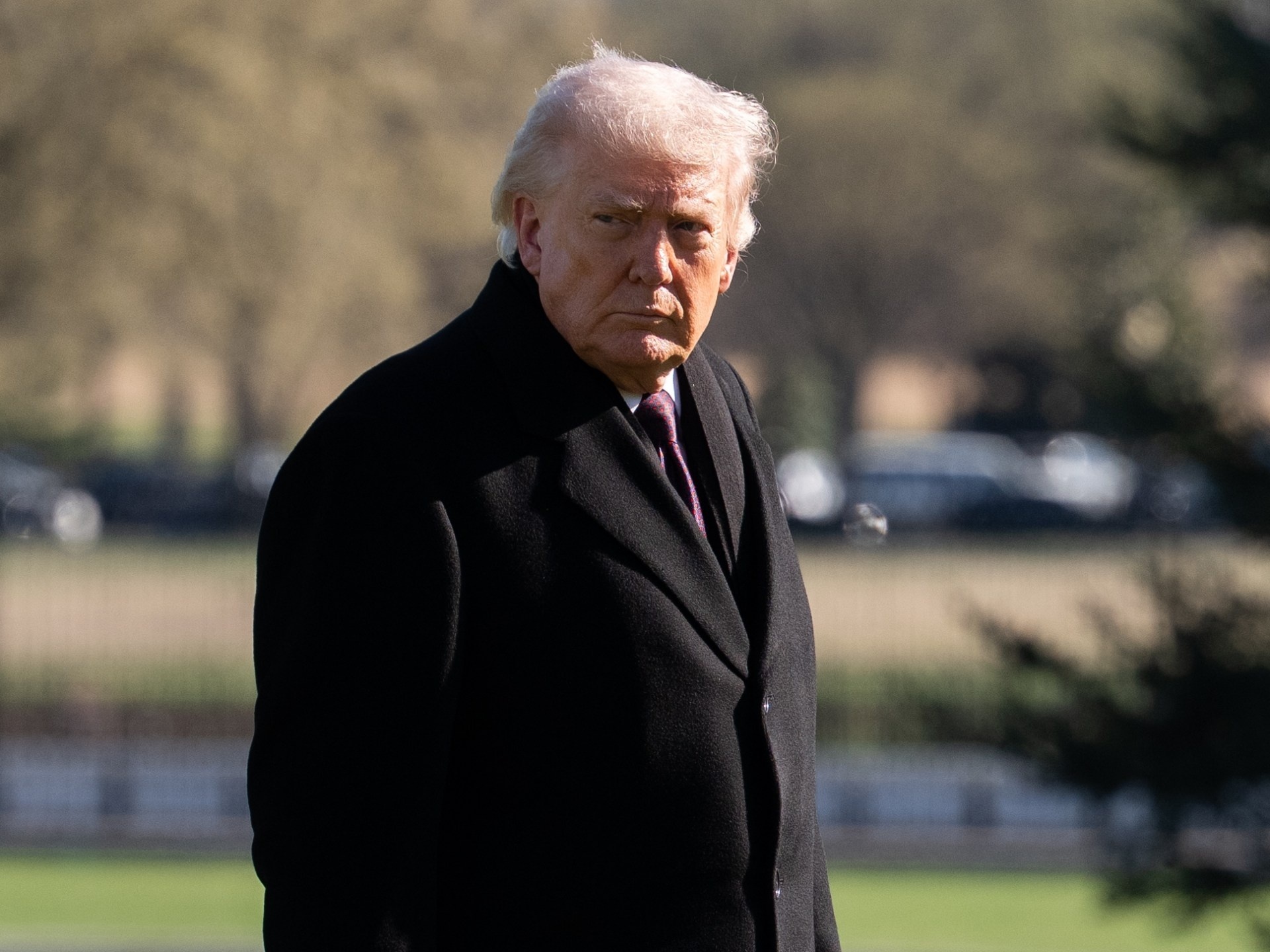 Ong Trump lien tuc doi giong trong 1 thang 'dau' voi Iran hinh anh