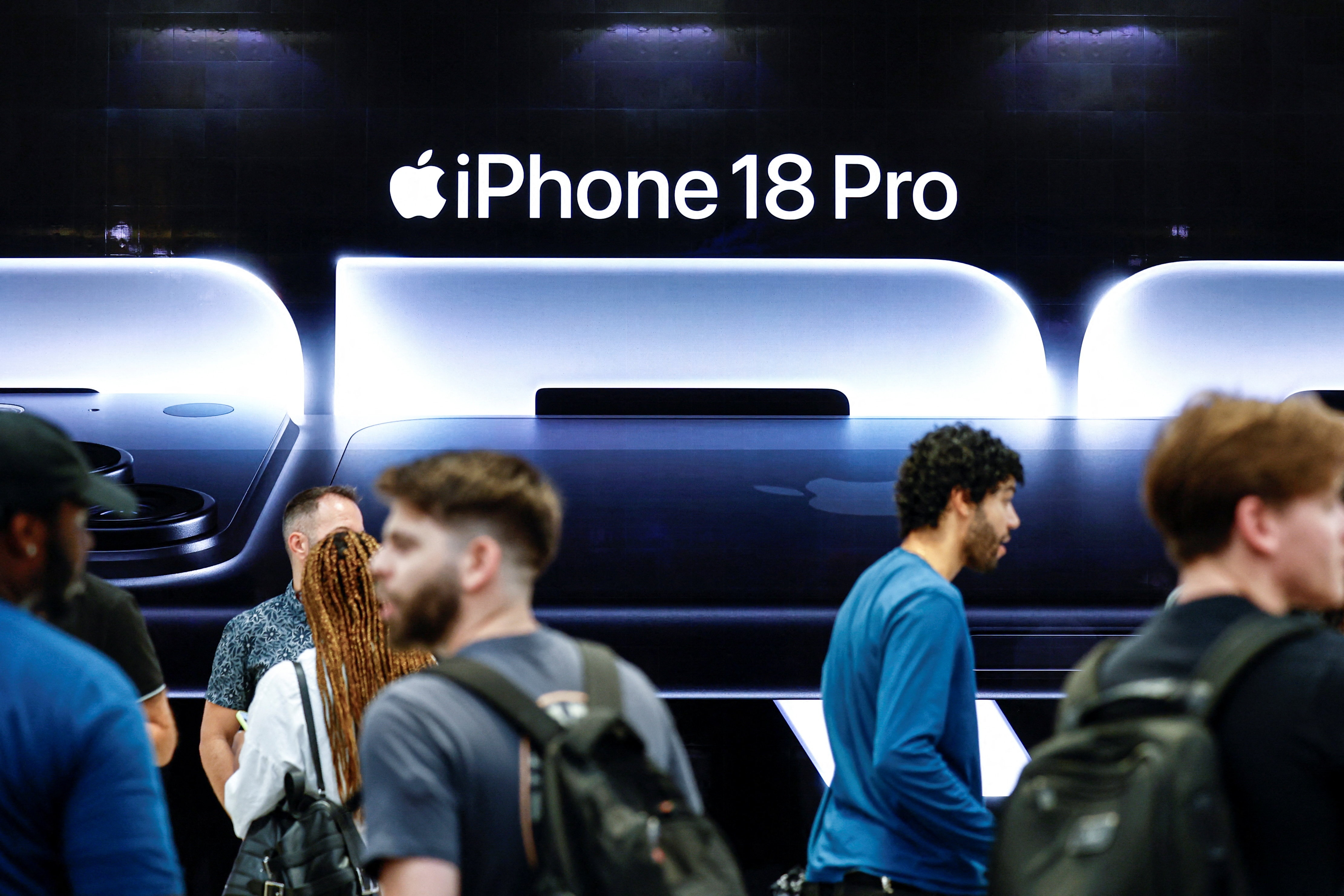 Vì sao cổ phiếu Apple vẫn đắt giá dù không chạy đua AI?