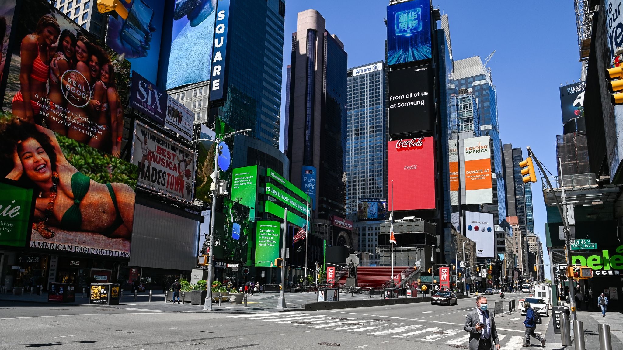 tu cua nam 2021 anh 2