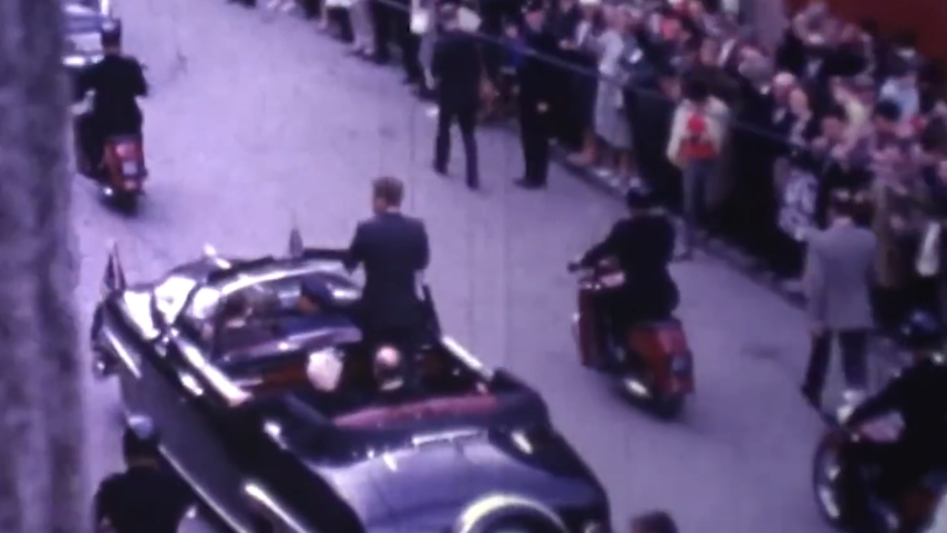 Video bi bo quen trong ngan keo hon 40 nam ve co Tong thong Kennedy hinh anh