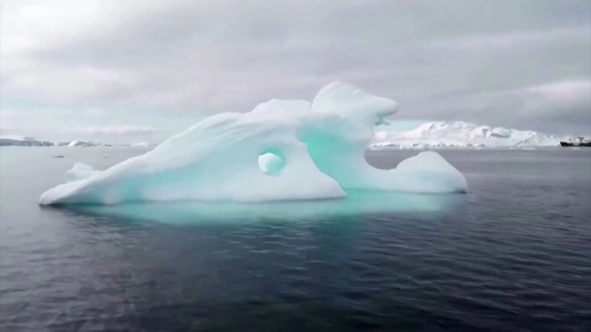 Mua roi lan dau tren dinh bang Greenland hinh anh