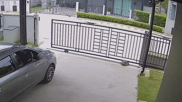 Chu rua tu mo cong nha de ra duong choi hinh anh