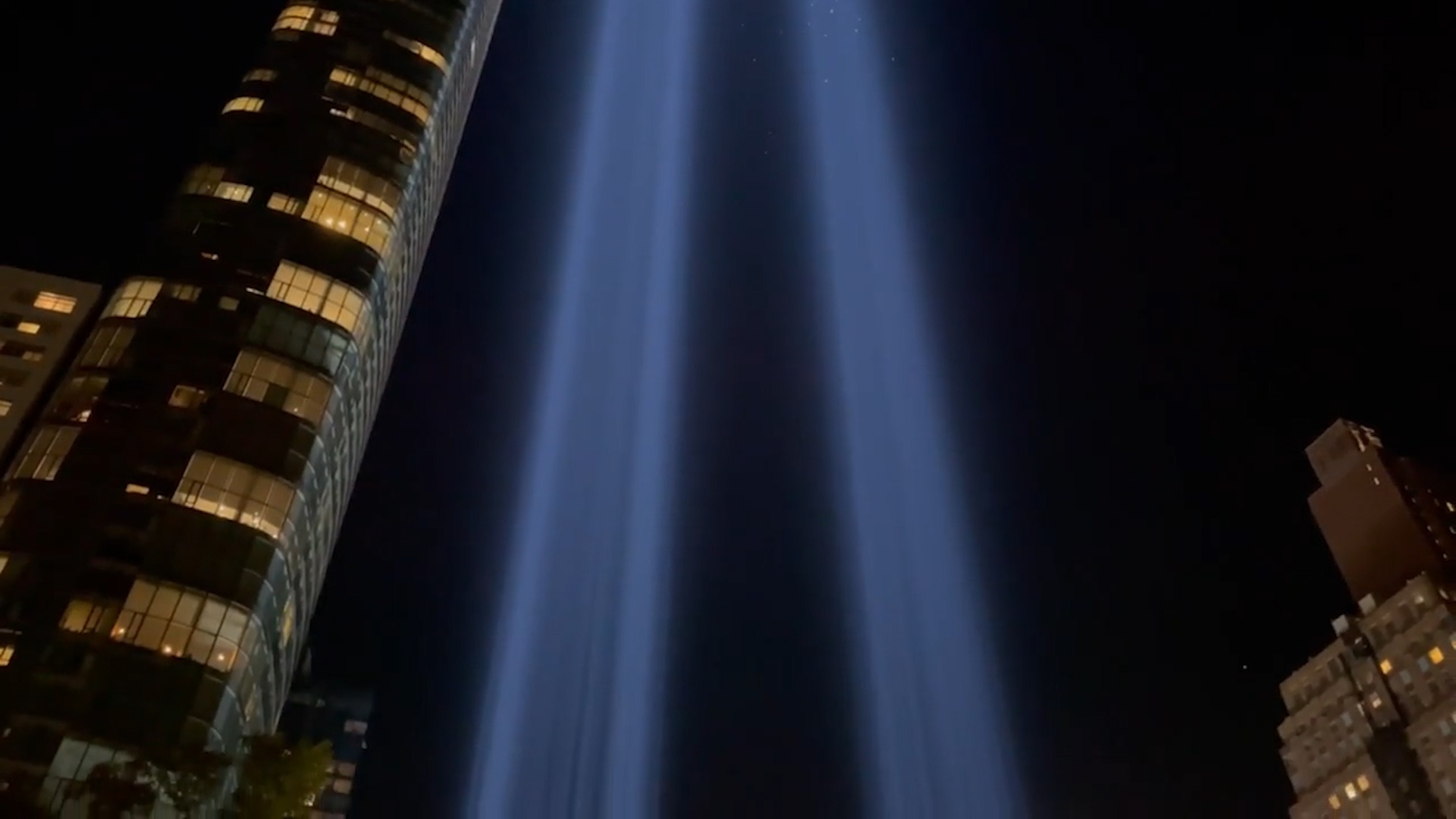 Hai cot sang tuong nho vu tan cong 11/9 o New York hinh anh