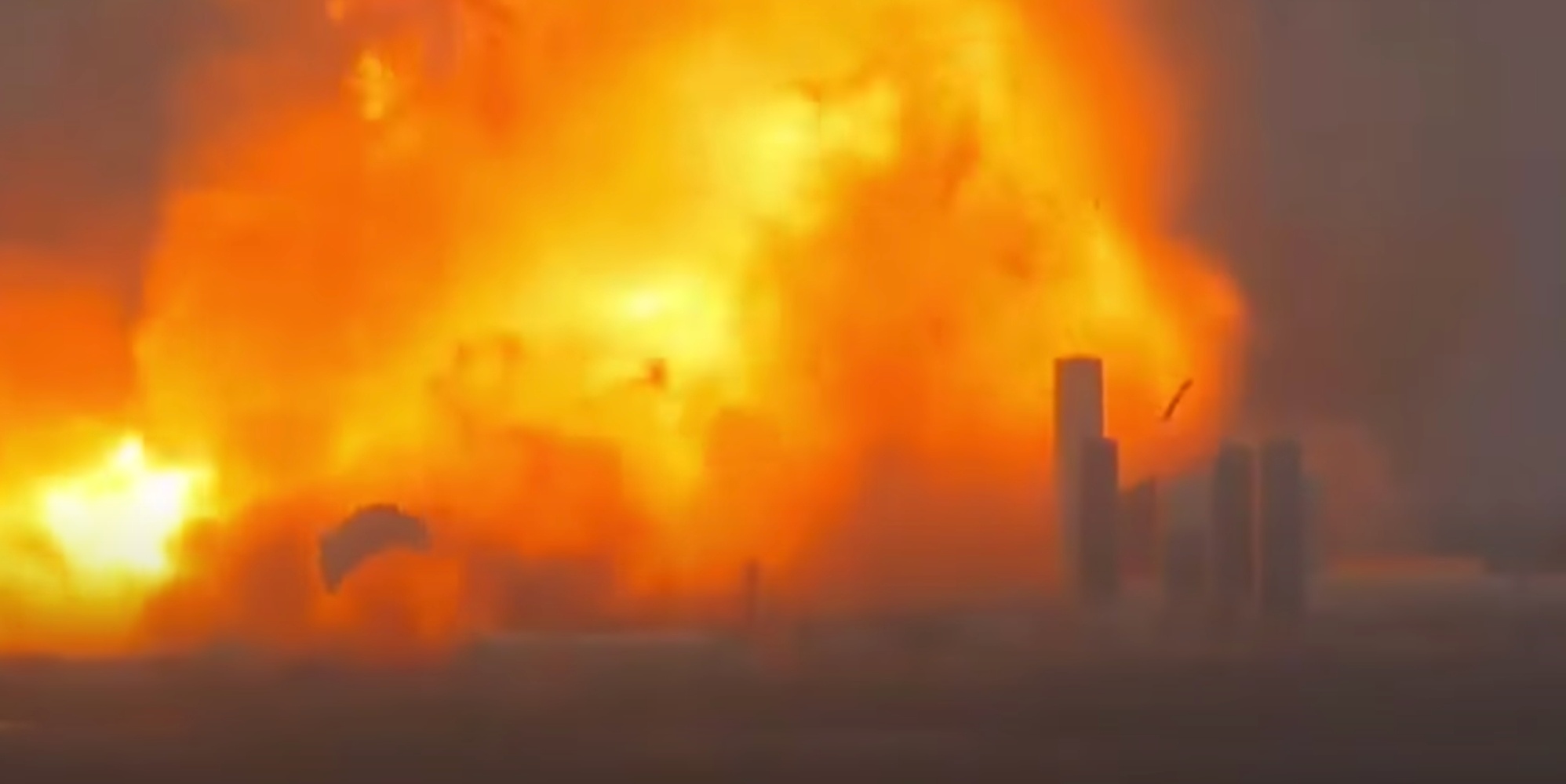 Ten lua thi nghiem thu 4 cua SpaceX phat no hinh anh