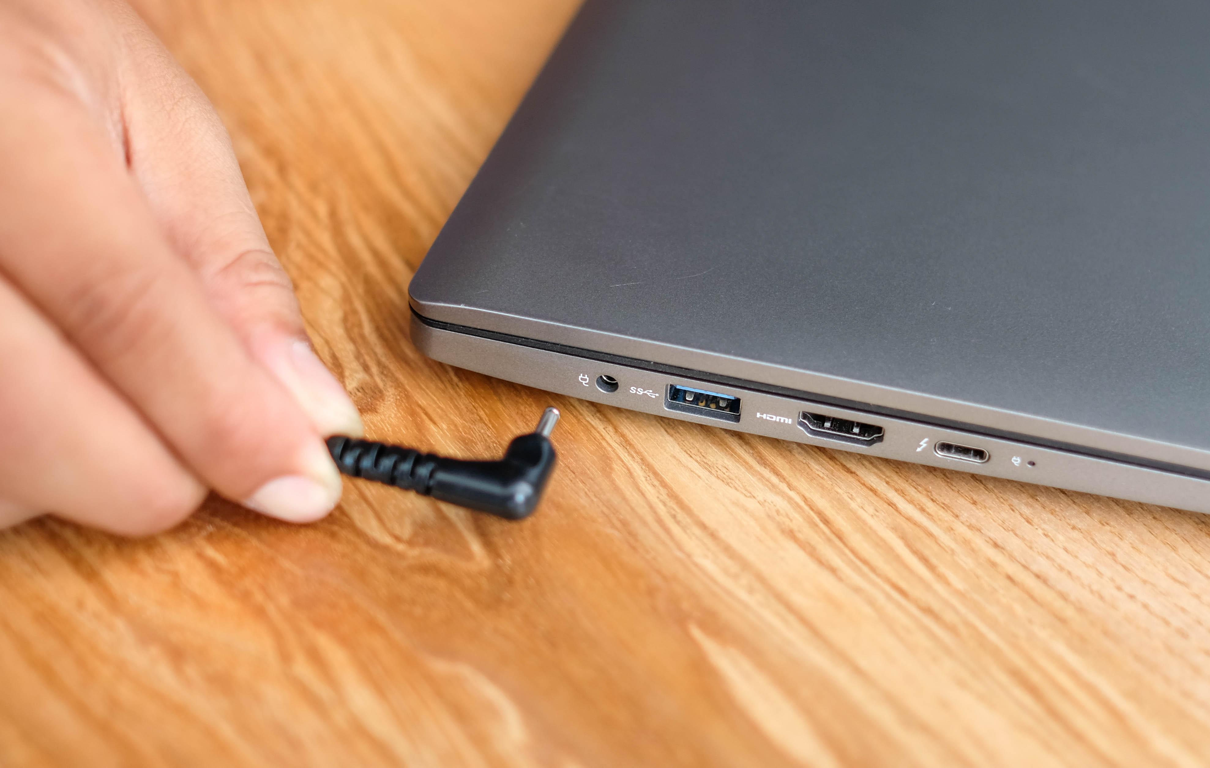 nen mua may tinh nao tren 40 trieu dong,  may tinh xach tay LG,  review LG Gram 2020 anh 7