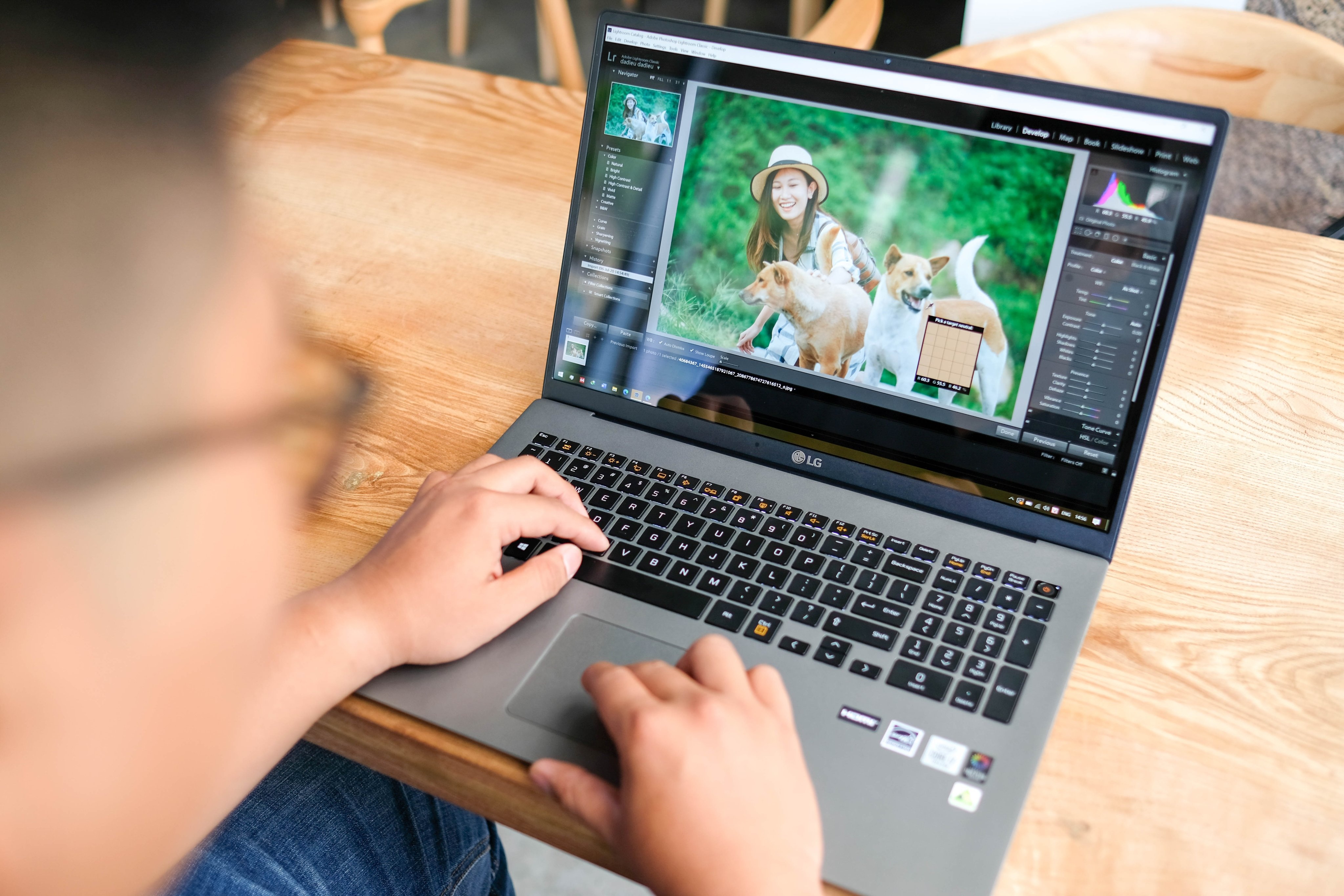 nen mua may tinh nao tren 40 trieu dong,  may tinh xach tay LG,  review LG Gram 2020 anh 4