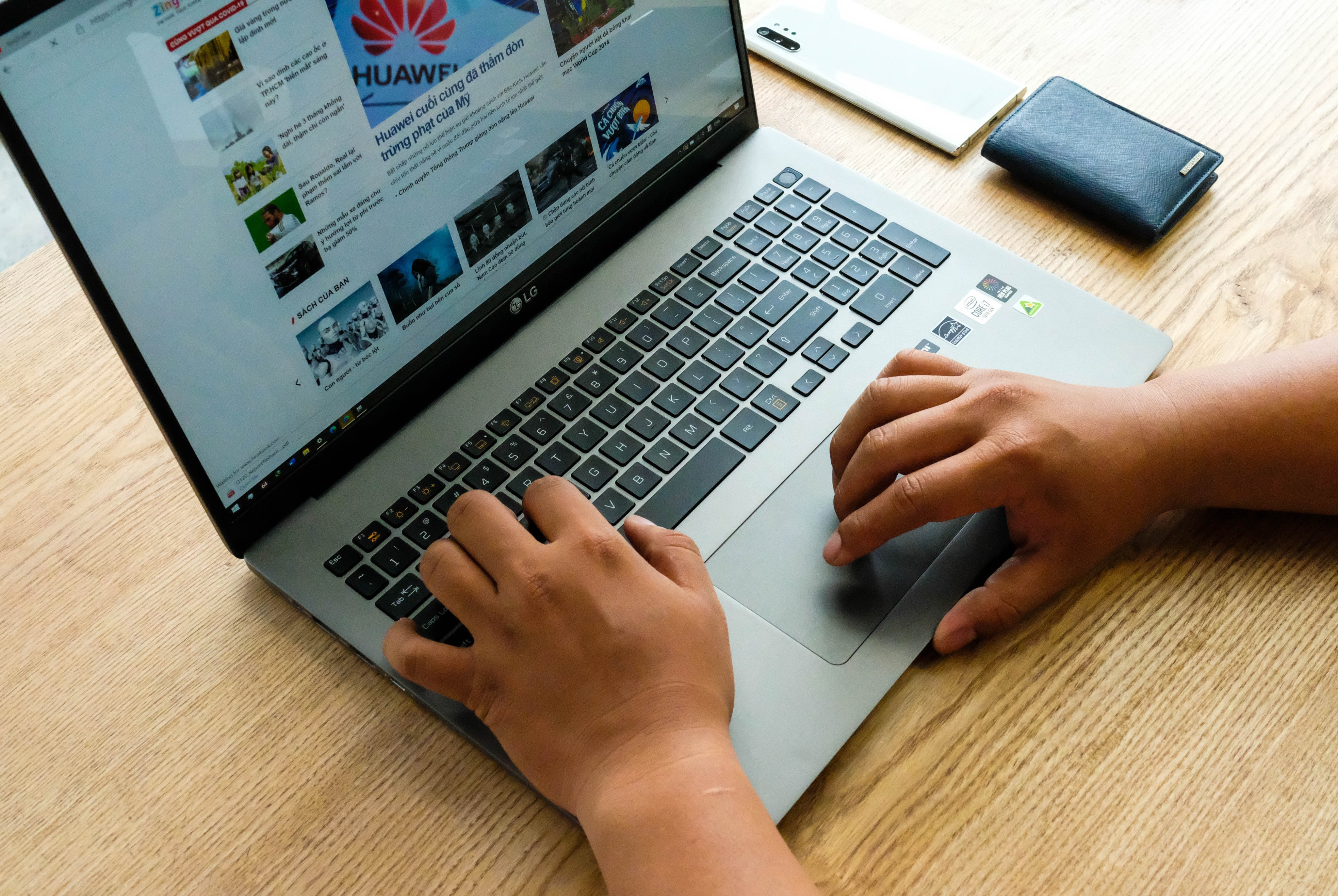 nen mua may tinh nao tren 40 trieu dong,  may tinh xach tay LG,  review LG Gram 2020 anh 6