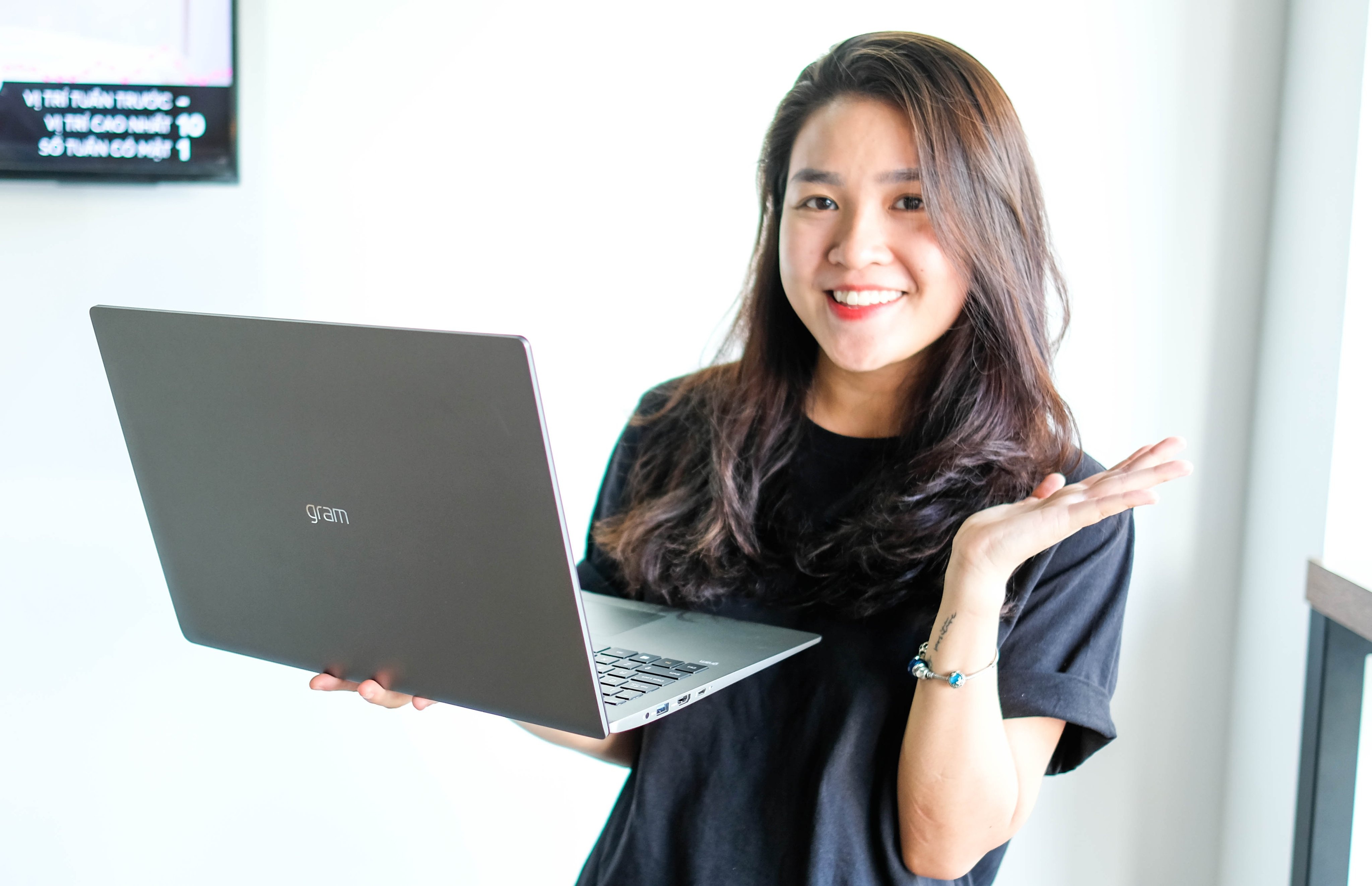 nen mua may tinh nao tren 40 trieu dong,  may tinh xach tay LG,  review LG Gram 2020 anh 2