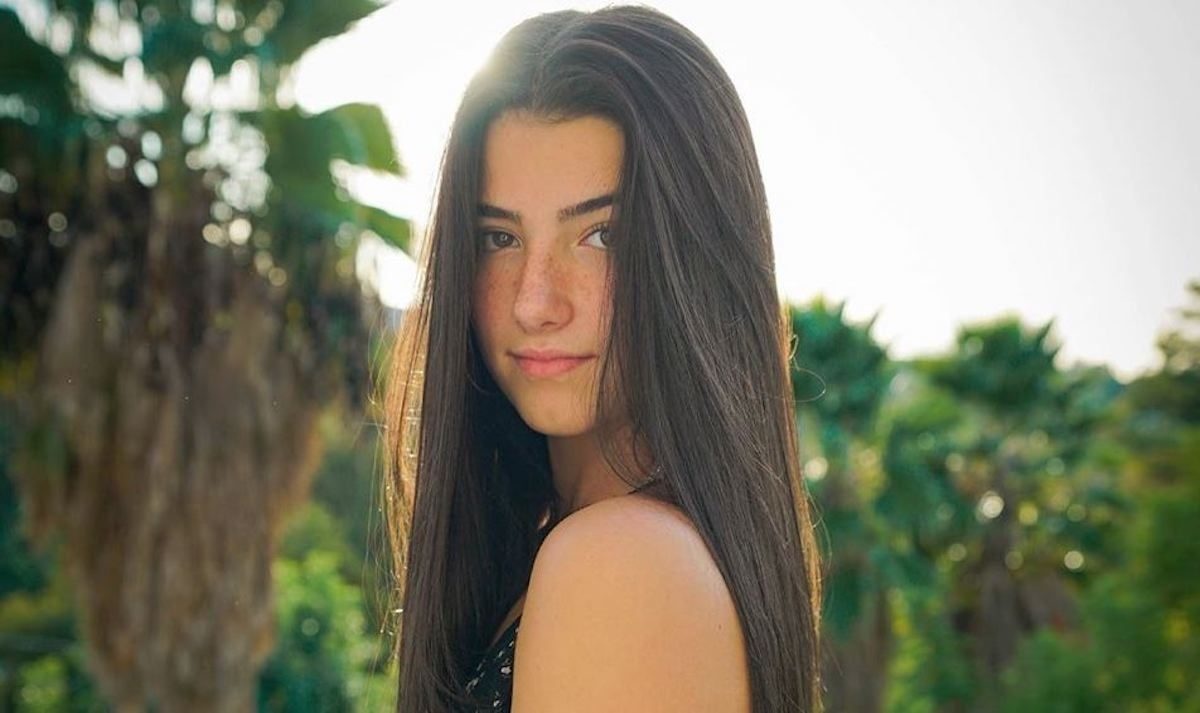 'Nu hoang TikTok' 71 trieu fan, hang tram nghin loi si nhuc moi ngay hinh anh