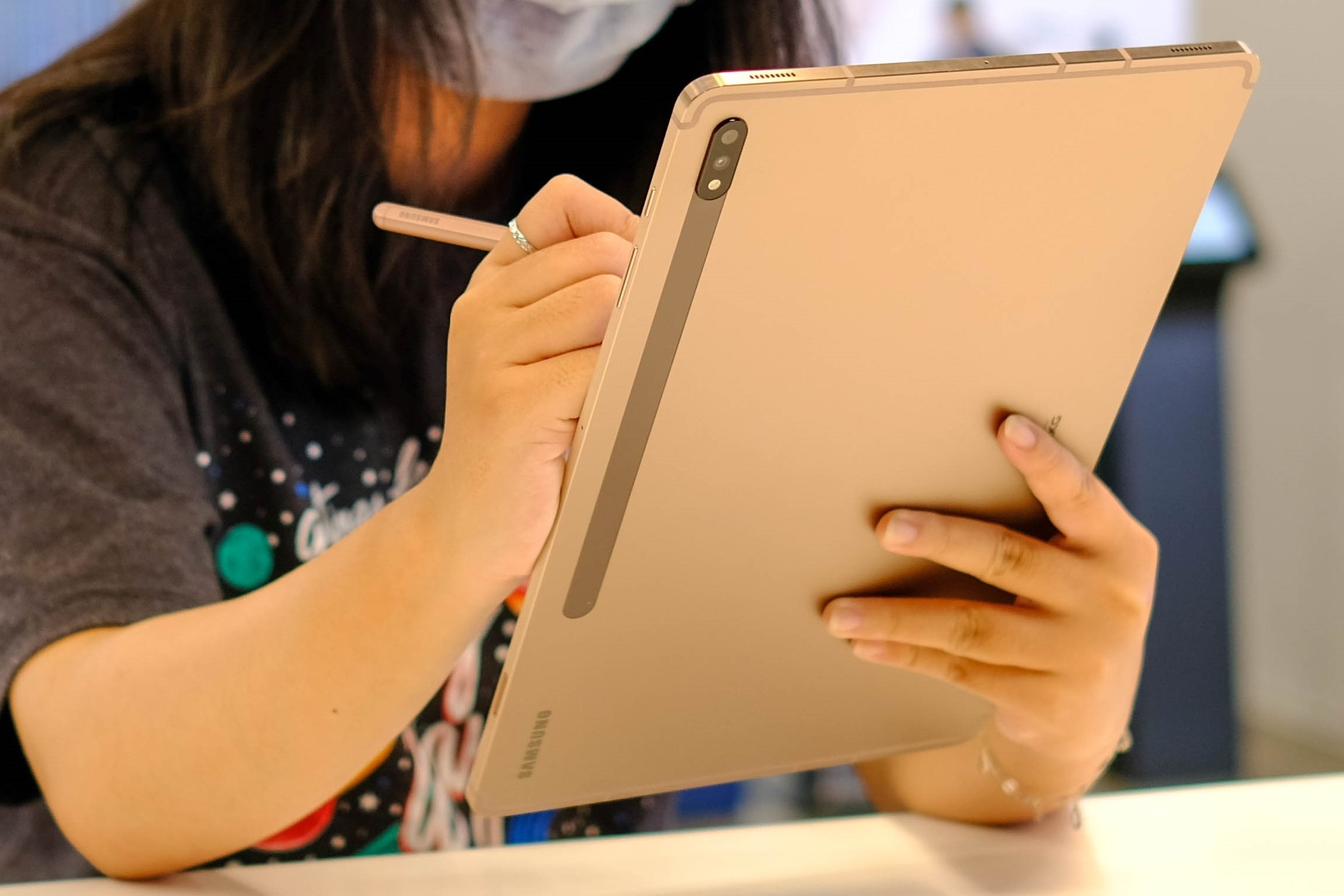 Samsung ra mat Note20,  Samsung ra mat Tab S7,  tablet moi cua Samsung,  cau hinh Tab S7,  Samsung Tab S7 gia bao nhieu anh 5