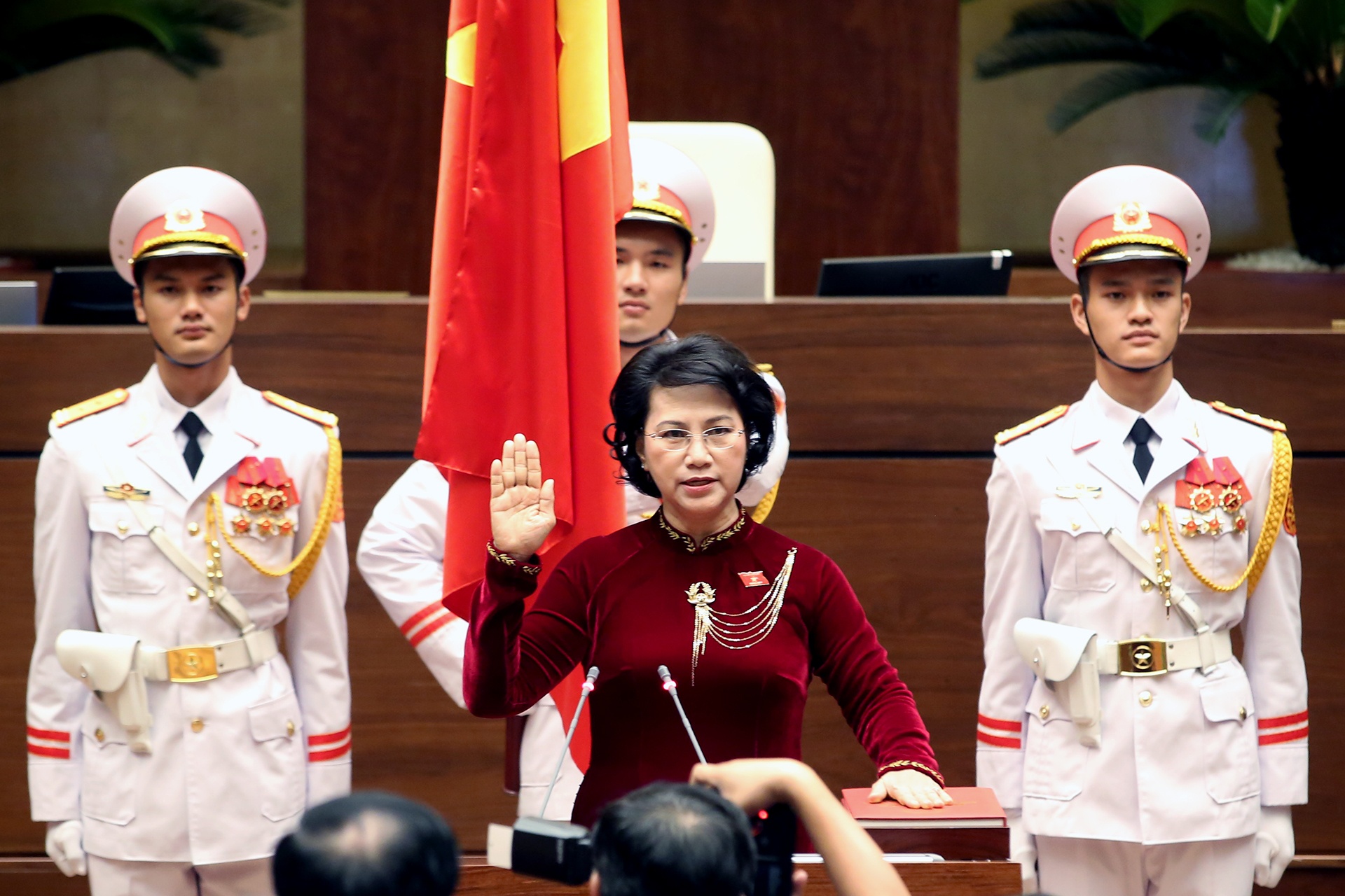 Chủ tịch Quốc hội Nguyễn Thị Kim Ngân diện áo dài ảnh 1 Chu tich Quoc hoi Nguyen Thi Kim Ngan dien ao dai anh 1