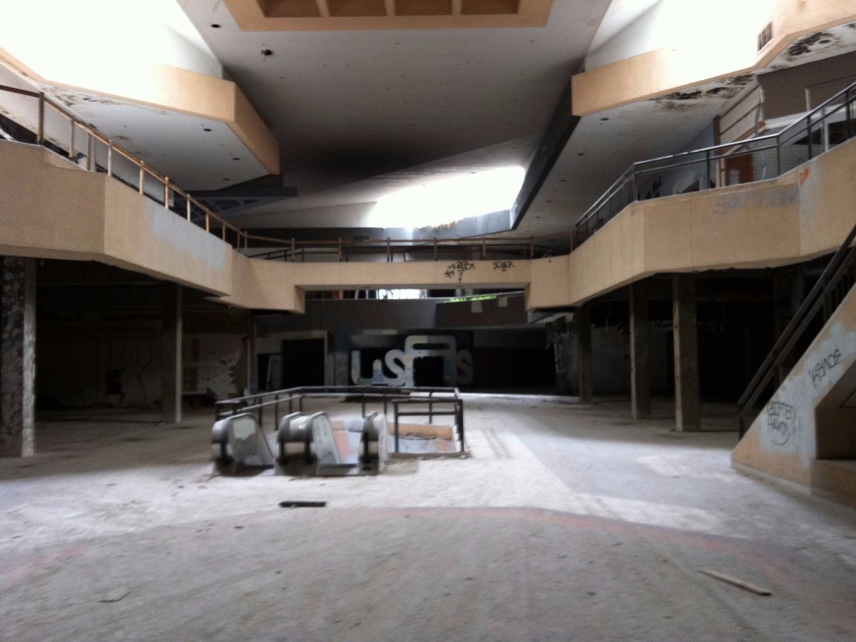 Canh hoang tan,  do nat tai cac sieu thi sam uat mot thoi anh 3