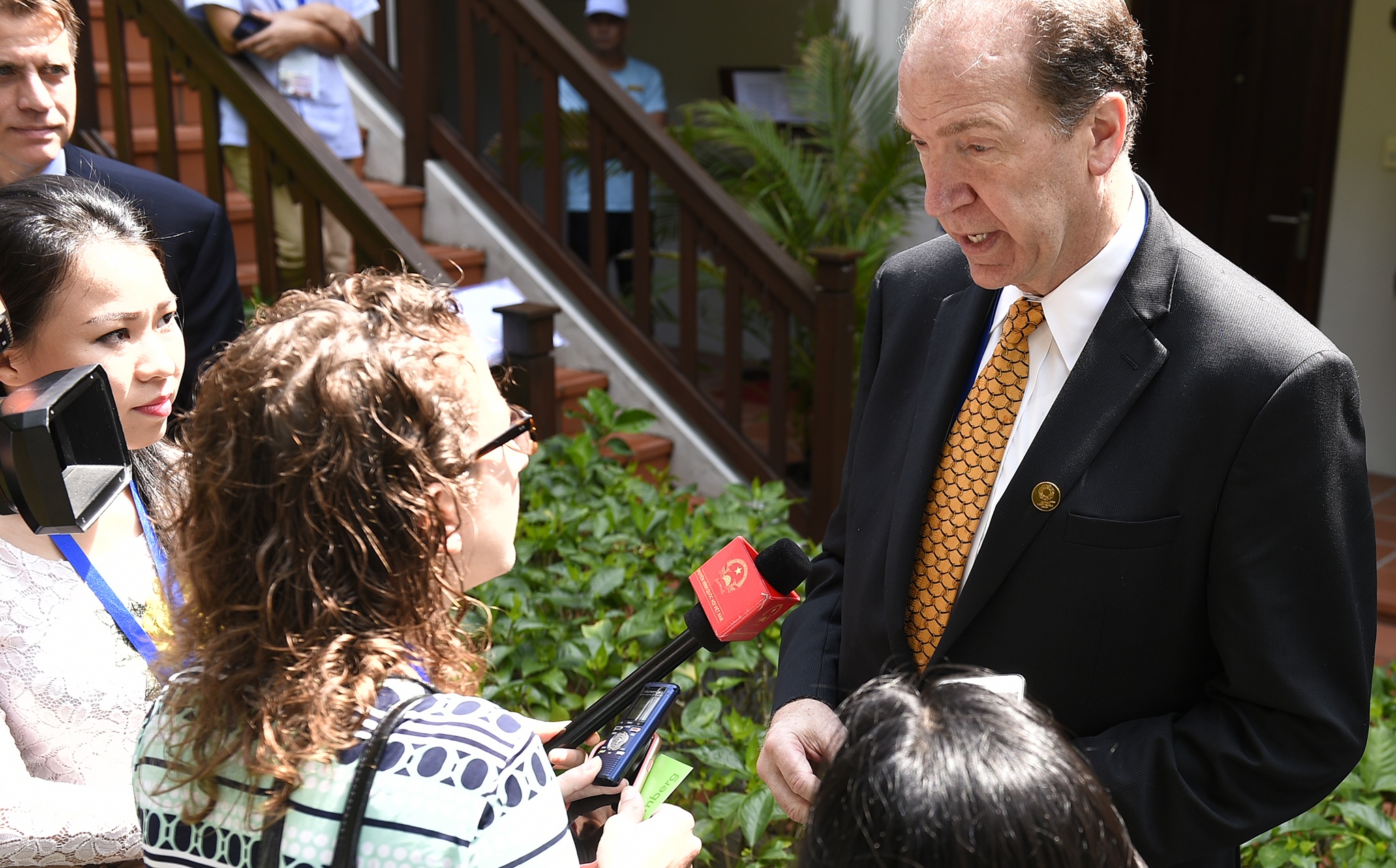 Cuu co van kinh te cua Trump ban viec mat can doi thuong mai My - Viet hinh anh