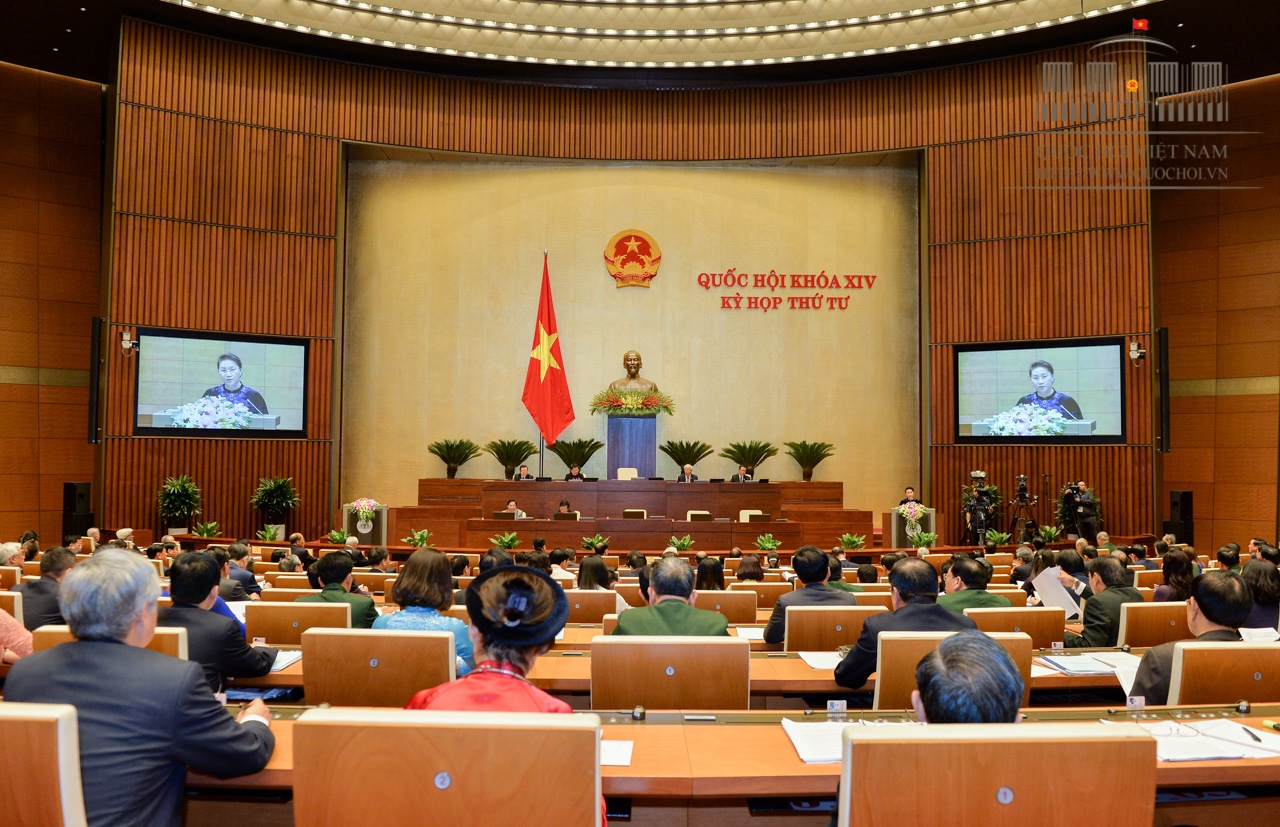 Quoc hoi thao luan kinh te xa hoi ngay 2/11 hinh anh