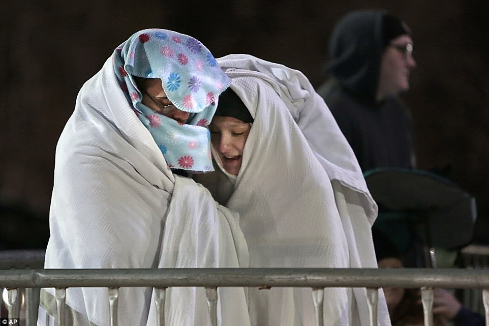 Tranh cuop va bao luc trong ngay nguoi My chi 26 ty USD san hang giam gia anh 3