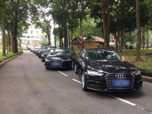 Ban lo xe Audi phuc vu APEC: Dang vuong thu tuc hinh anh