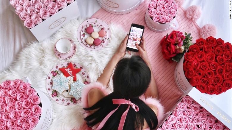 'Hoa hong vinh hang' gia 39 USD mot bong hinh anh