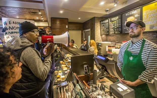 8.000 cua hang Starbucks dong cua de dao tao lai nhan vien hinh anh