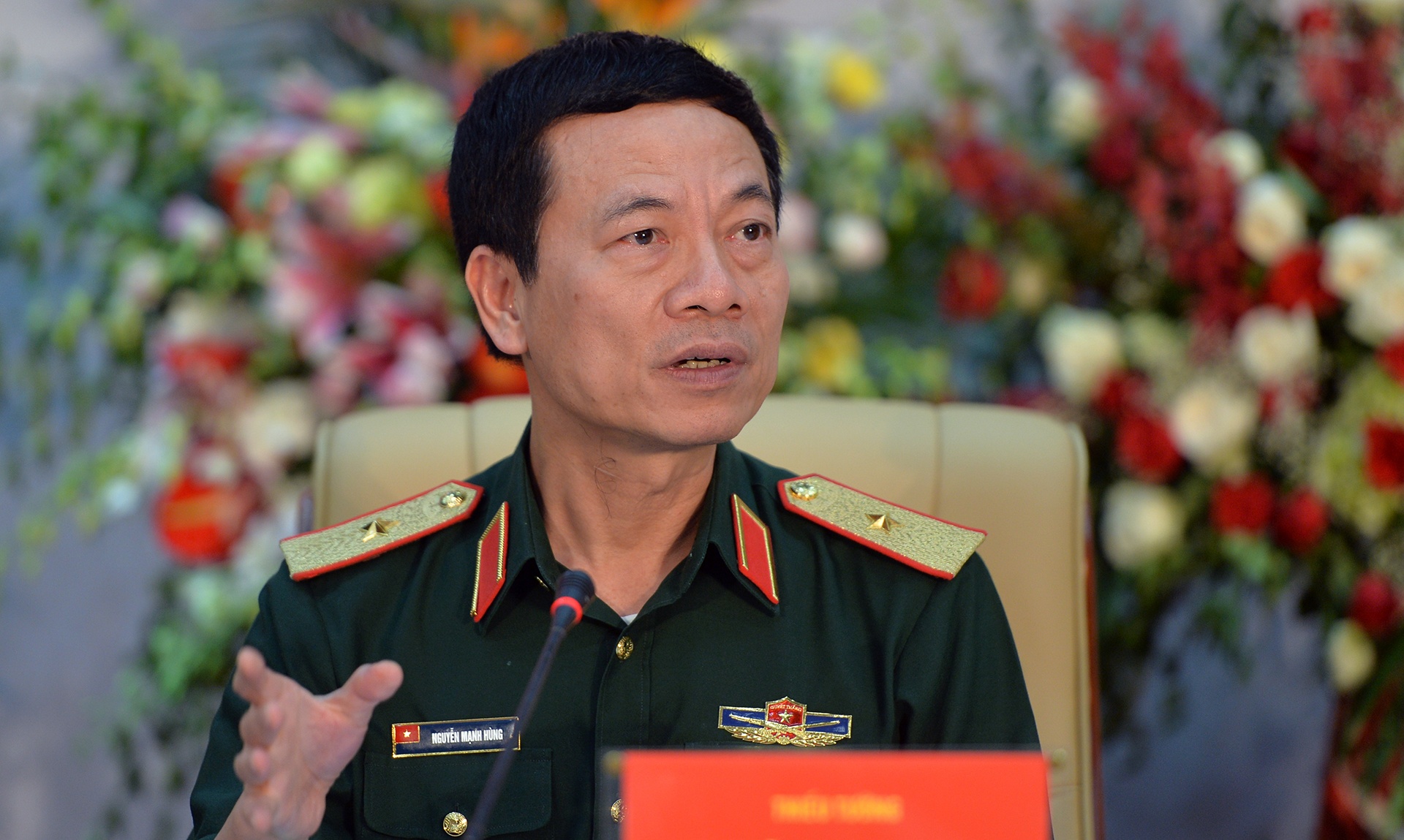 Nguyen Manh Hung,  Bo Thong tin Truyen thong anh 1