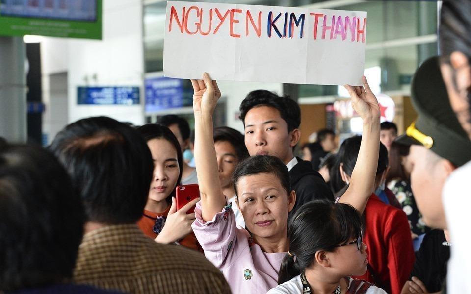 Mat tien ty vi mua phai ve may bay gia ve que dip Tet Nguyen dan 2019 hinh anh