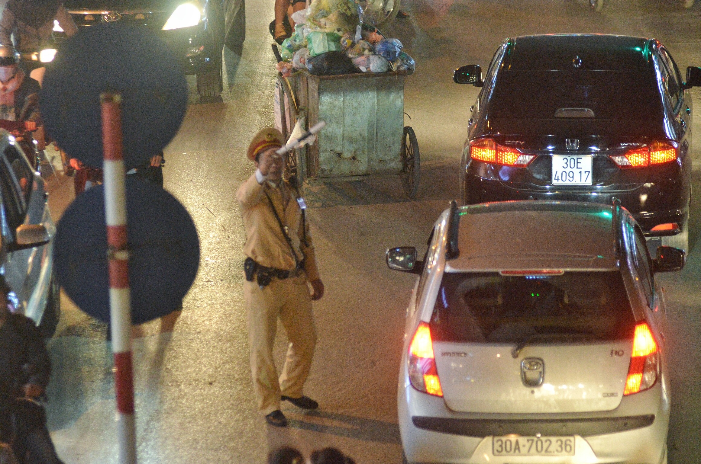 Ha Noi,  Sai Gon that thu trong toi Black Friday anh 6