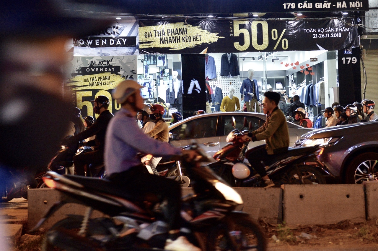 Ha Noi,  Sai Gon that thu trong toi Black Friday anh 2