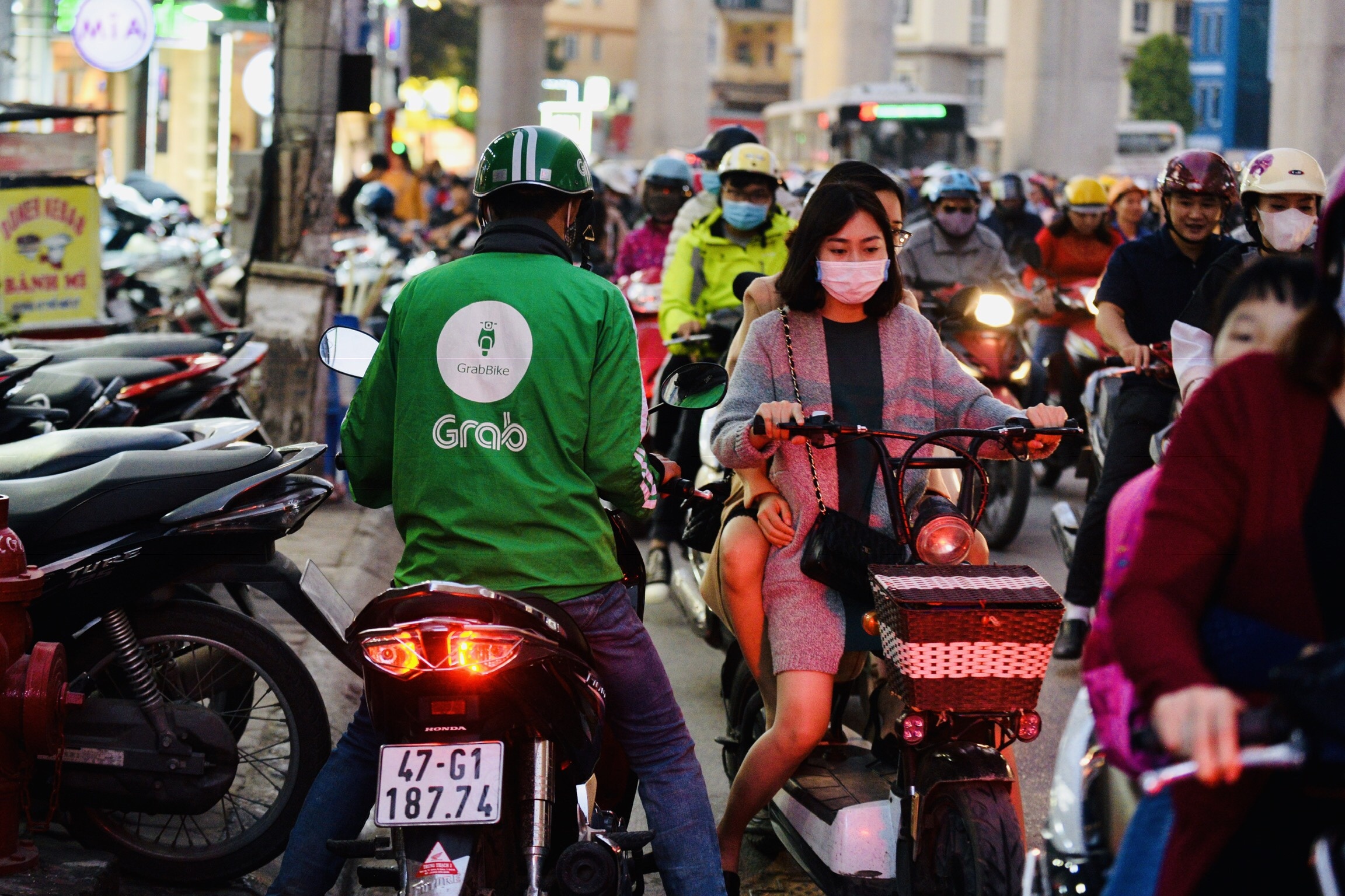 Ha Noi,  Sai Gon that thu trong toi Black Friday anh 3