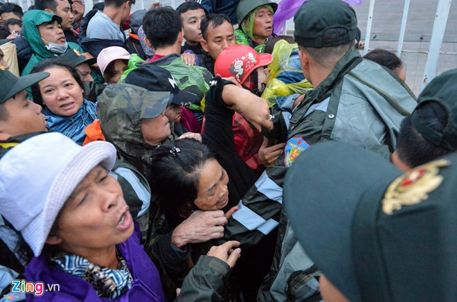 Vừa mở bán vé Việt Nam - Philippines, hệ thống đã tê liệt ảnh 4 Vua mo ban ve Viet Nam - Philippines, he thong da te liet anh 4