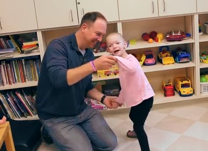 Clip benh nhi the hien ca khuc 'Roar' hut 2,5 trieu like hinh anh