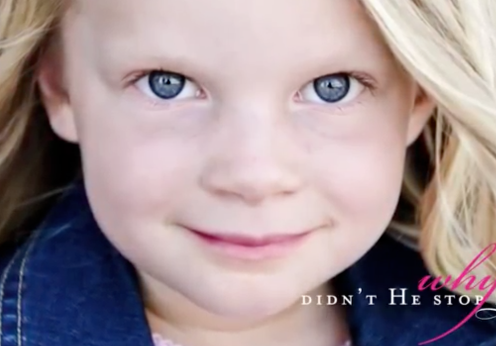 Clip me danh tang con gai da mat gay xuc dong hinh anh