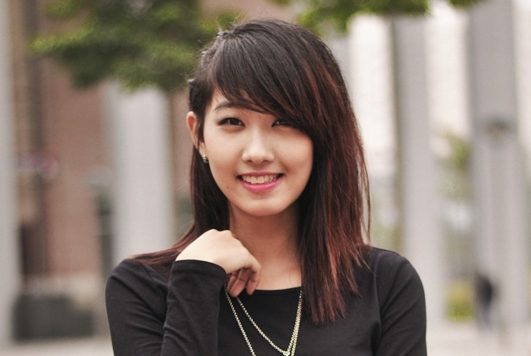 Nhan sac cua hoa khoi DH Ngoai thuong hinh anh