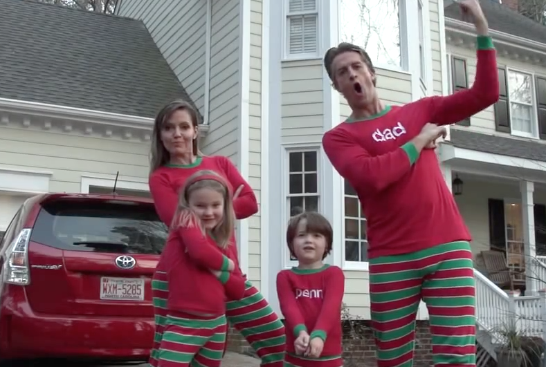 Clip gia dinh mac do ngu hat rap hut gan 7 trieu like hinh anh