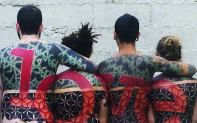 Gioi tre ro mot tao hinh xam ket noi hinh anh