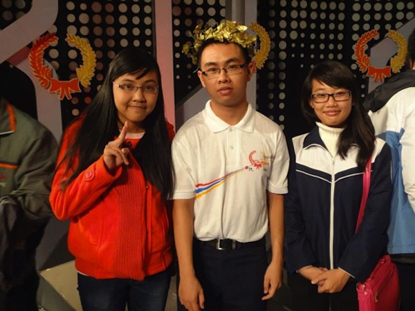 Nhung anh chang dien trai, hoc dinh cua Pho thong nang khieu hinh anh