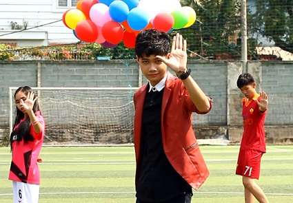 Clip chuyen tinh de thuong cua teen me bong da hinh anh