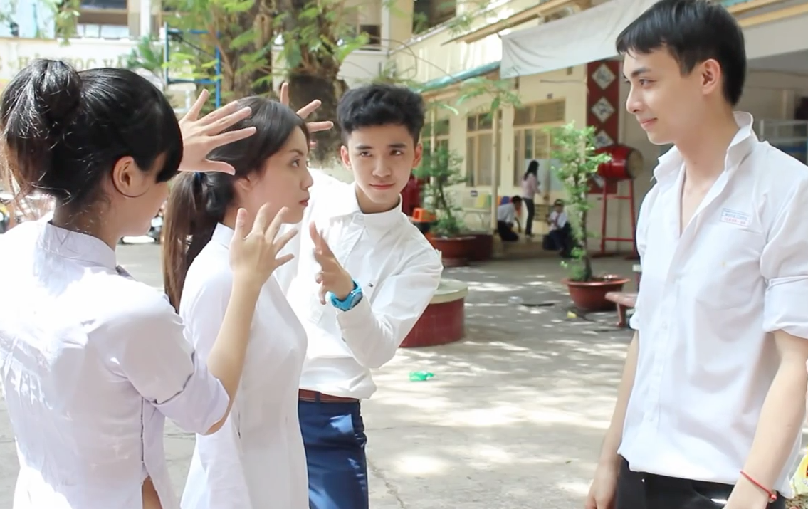 Clip hai ve tinh yeu hoc tro cua nhom BB&BG hut hon 6 trieu view hinh anh
