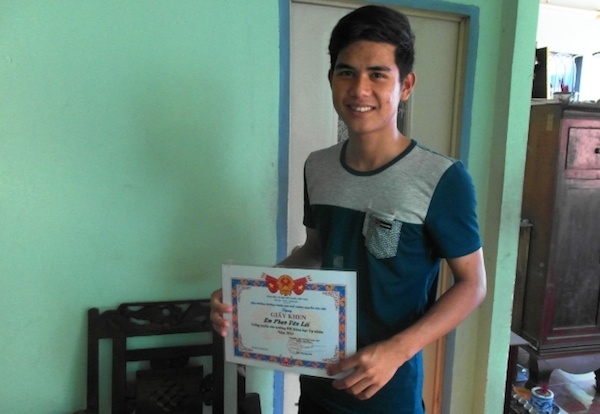 Giac mo lam thay cua nam sinh muu sinh tren bai rac hinh anh