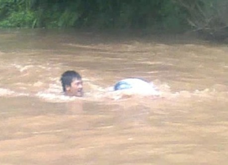 Co giao chui tui nilon qua suoi: PGD So GTVT len tieng hinh anh