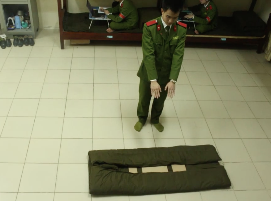 Clip sinh vien canh sat... hoa sieu nhan hinh anh