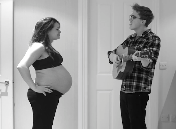 Clip chao don con ra doi cua ong bo noi tieng hinh anh