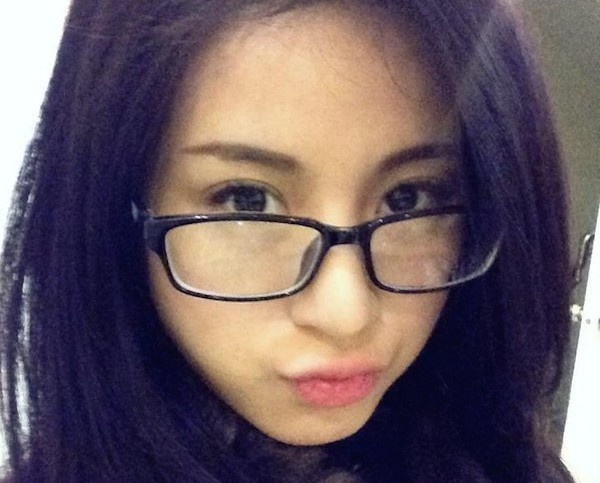 Ở những khoảnh khắc một mình, Ngọc Anh vẫn bộc lộ rõ ưu điểm trẻ trung với những đường nét hài hòa của mình.