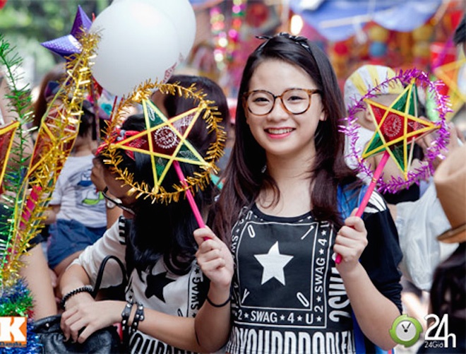 Mới 15 tuổi nhưng Phan Nguyễn Quỳnh Hương đã đạt được rất nhiều huy chương vàng tại các giải dancesport trong nước và khu vực.