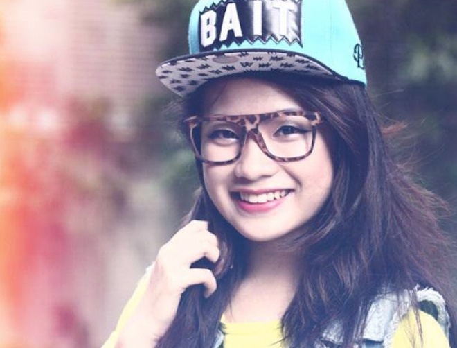 Ngoài việc học tập, rèn luyện và thi đấu, Phan Nguyễn Quỳnh Hương còn làm người mẫu cho những tạp chí tuổi teen.